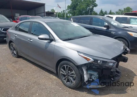 2023 Kia Forte Lxs z USA, uszkodzony, nr VIN 3KPF24AD1PE635307